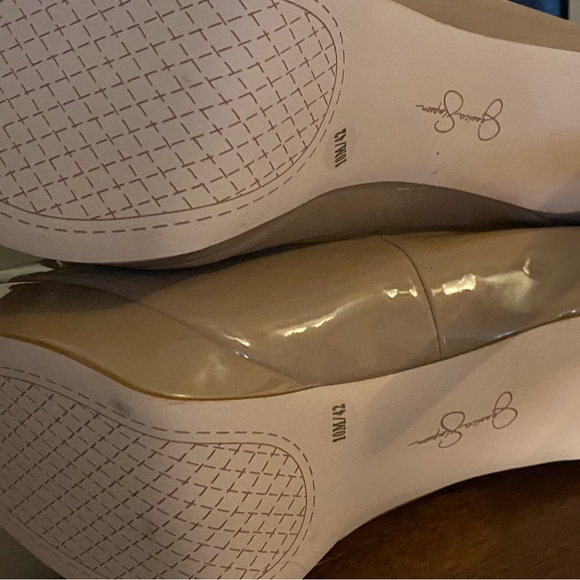 Jessica Simpson Nude Round Toe Platform Patent Pumps (size 10) - Picture 4 of 9